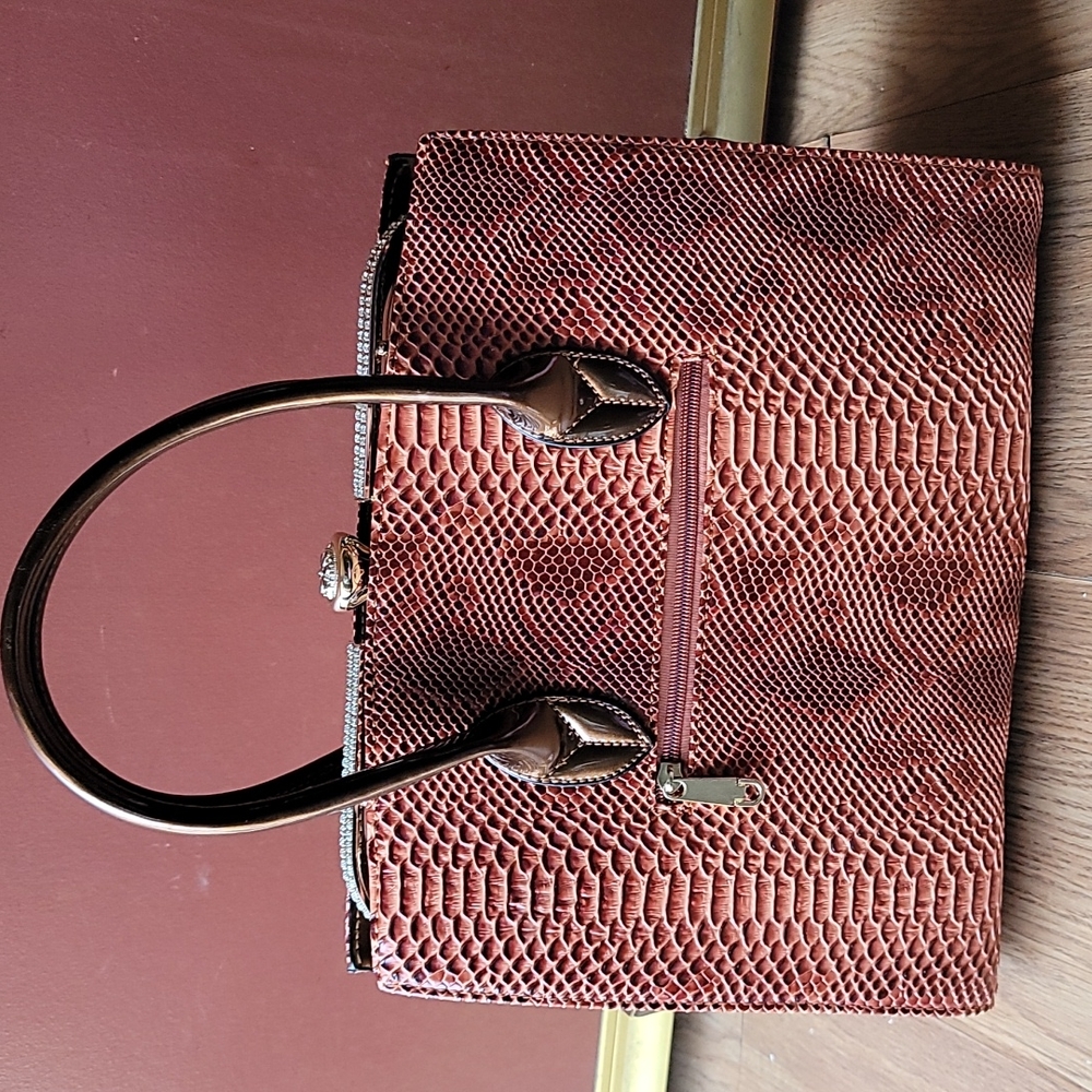 Purse - Picture 2 of 4